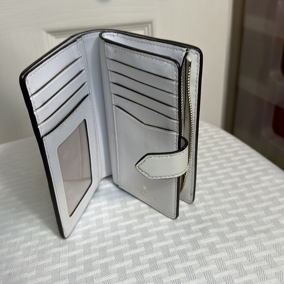 Kate Spade wallet - Picture 3 of 4